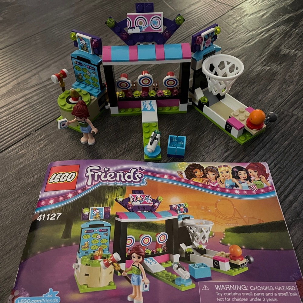 LEGO friends 41127 Amusement Park Arcade building kit